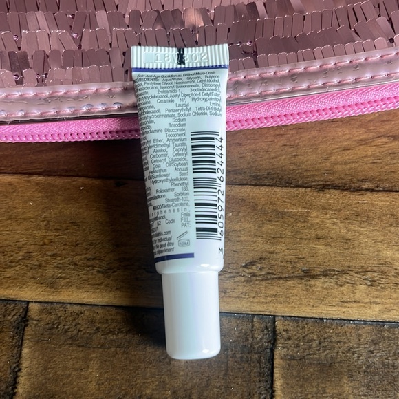 3 for $15/Kiehl's Retinol Skin Renewing Daily Micro Dose Serum - Picture 2 of 3